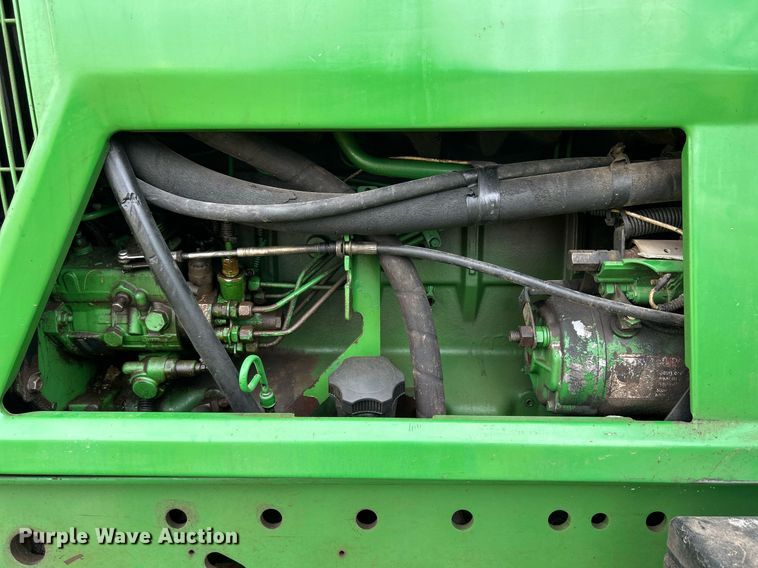 image for item ND9403 1997 John Deere 7210 tractor