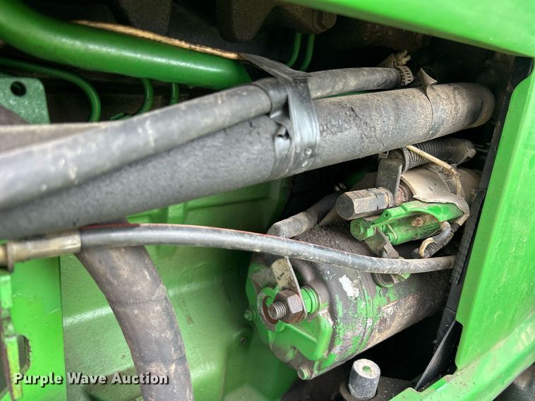 image for item ND9403 1997 John Deere 7210 tractor