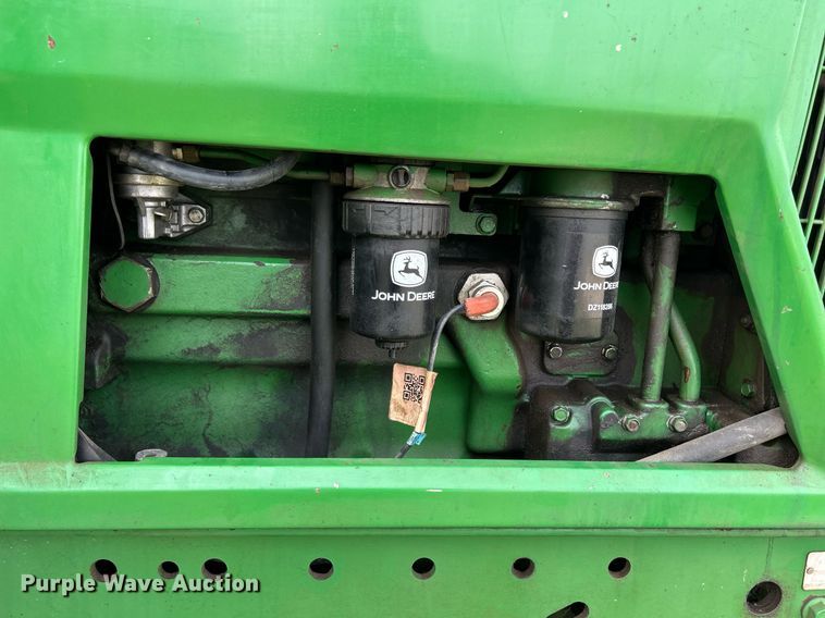 image for item ND9403 1997 John Deere 7210 tractor