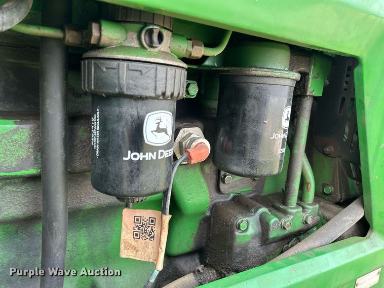 image for item ND9403 1997 John Deere 7210 tractor