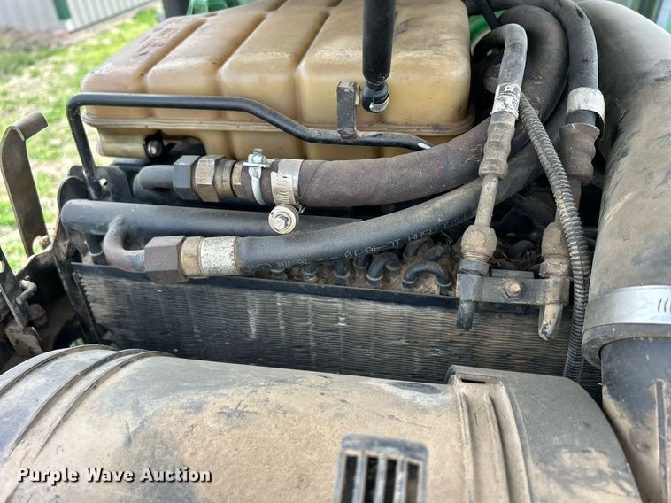 image for item ND9403 1997 John Deere 7210 tractor