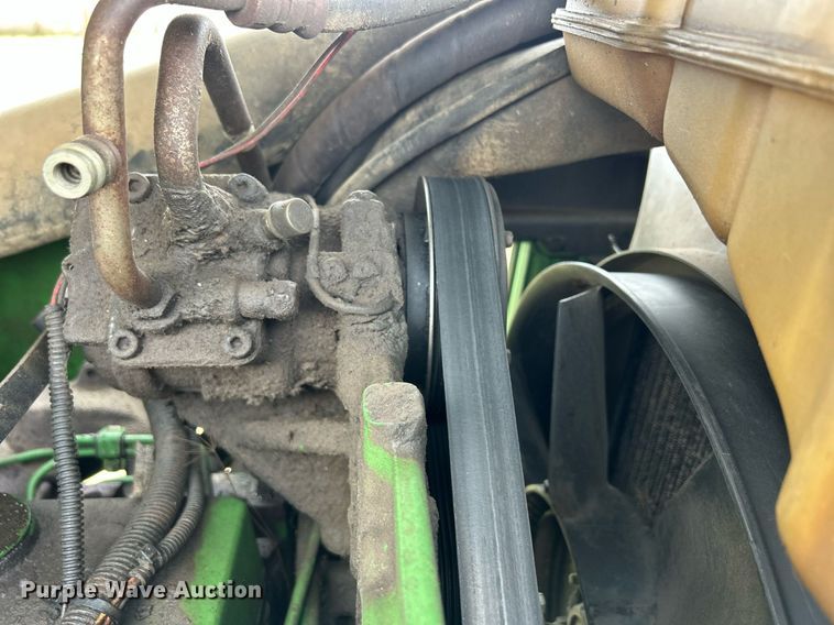 image for item ND9403 1997 John Deere 7210 tractor