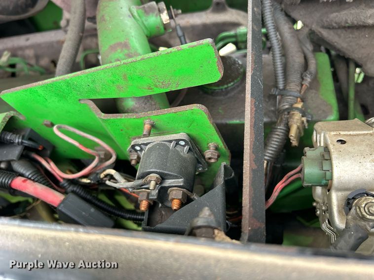 image for item ND9403 1997 John Deere 7210 tractor