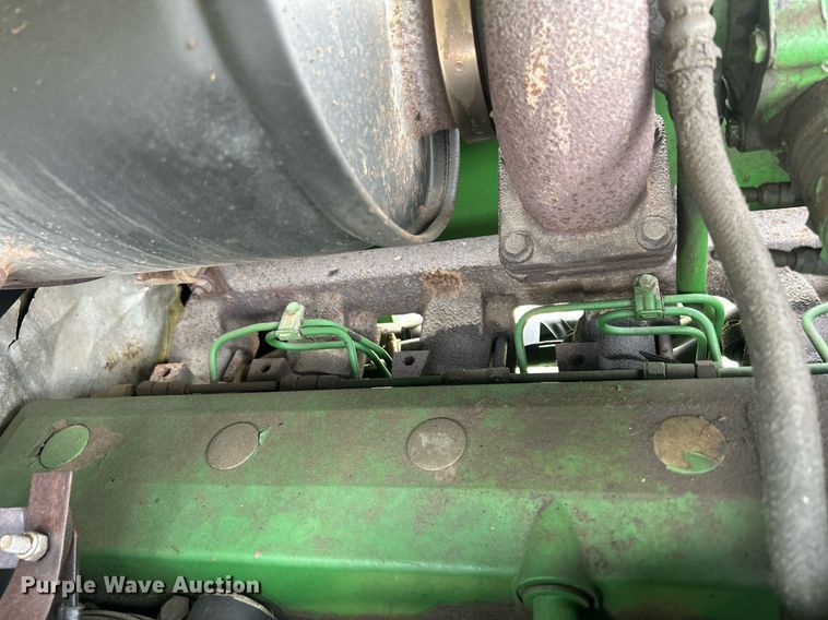 image for item ND9403 1997 John Deere 7210 tractor