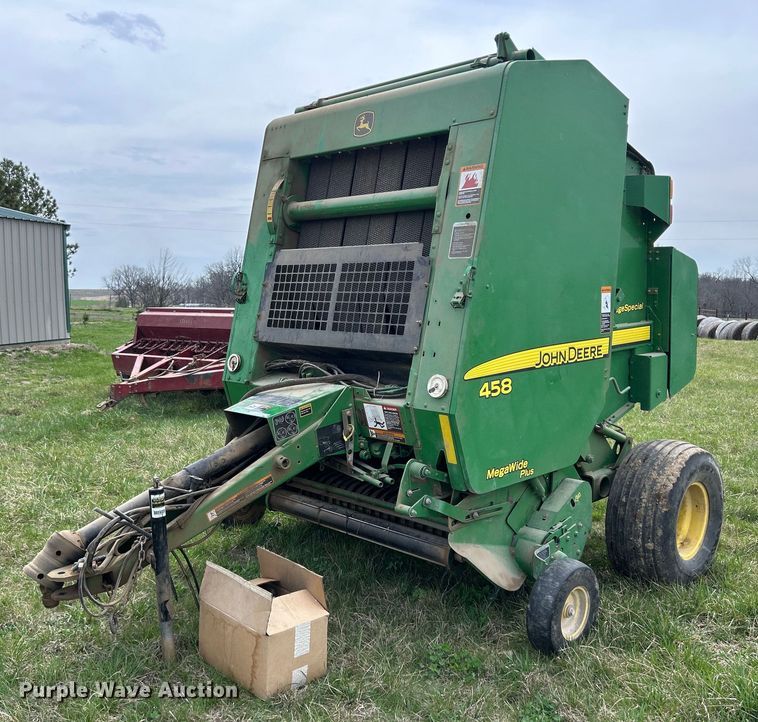 image for item ND9404 2012 John Deere 458 Silage Special  round baler