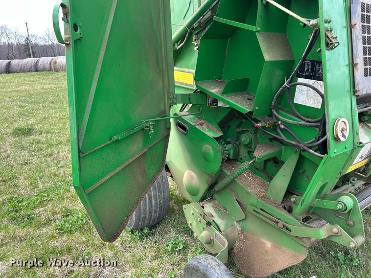 image for item ND9404 2012 John Deere 458 Silage Special  round baler