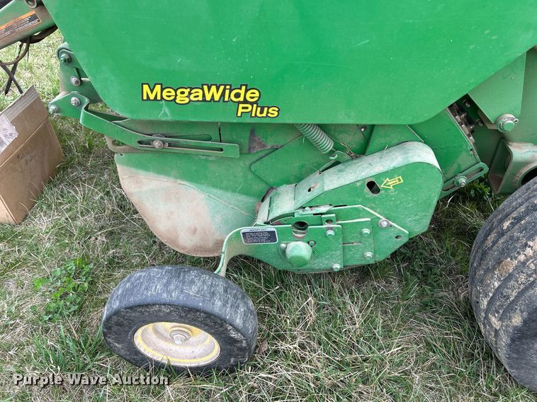 image for item ND9404 2012 John Deere 458 Silage Special  round baler