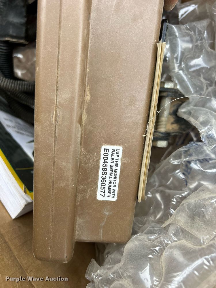 image for item ND9404 2012 John Deere 458 Silage Special  round baler