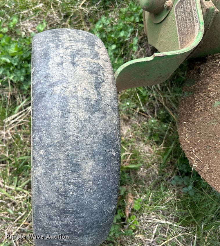 image for item ND9404 2012 John Deere 458 Silage Special  round baler