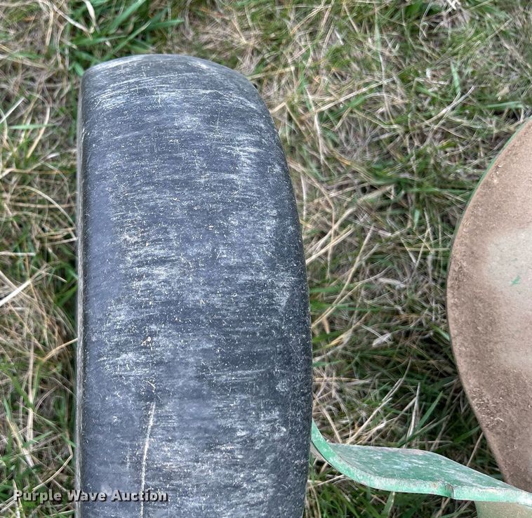 image for item ND9404 2012 John Deere 458 Silage Special  round baler