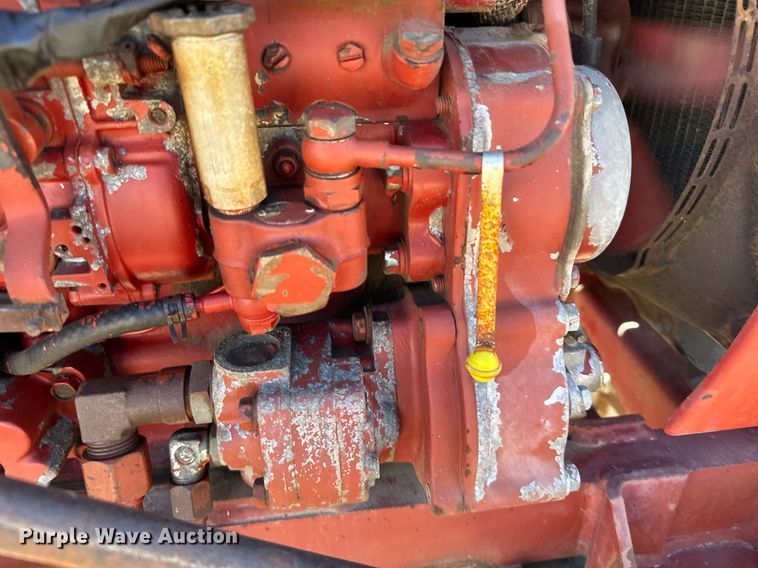 image for item NN9748 International 274 tractor