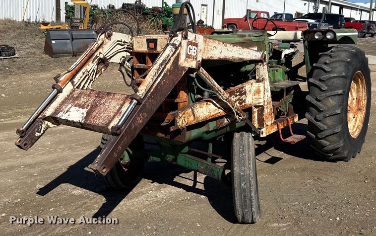 image for item NN9749 1966 Oliver 1850 tractor