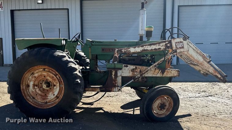 image for item NN9749 1966 Oliver 1850 tractor