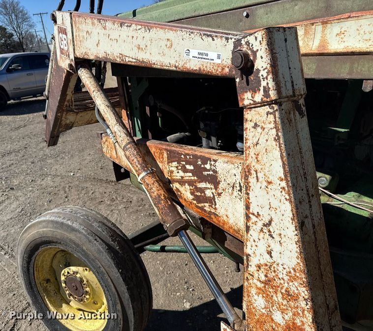 image for item NN9749 1966 Oliver 1850 tractor