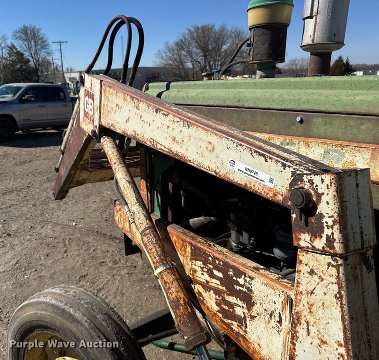 image for item NN9749 1966 Oliver 1850 tractor