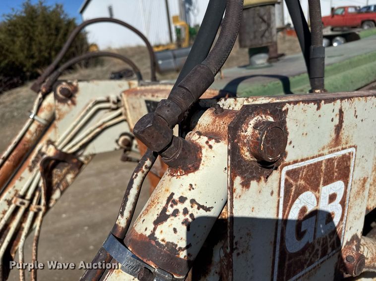 image for item NN9749 1966 Oliver 1850 tractor