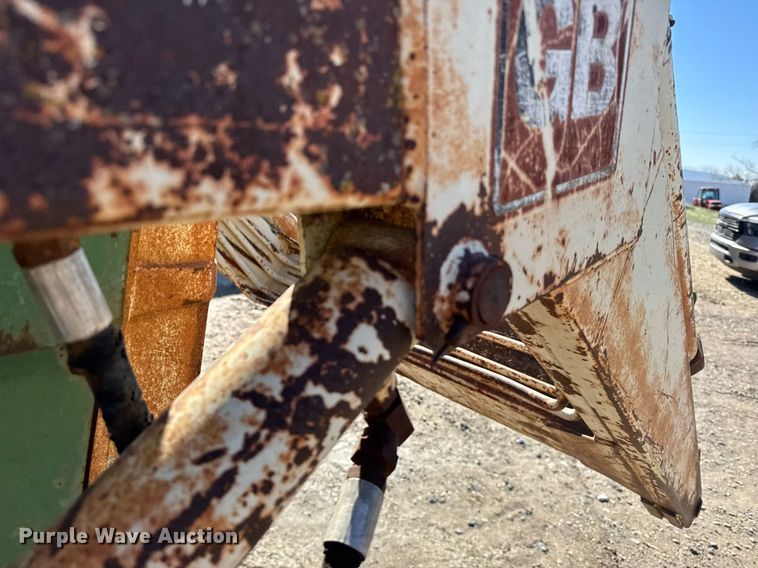 image for item NN9749 1966 Oliver 1850 tractor