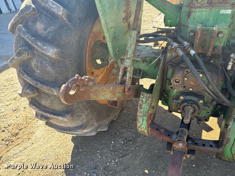 image for item NN9749 1966 Oliver 1850 tractor