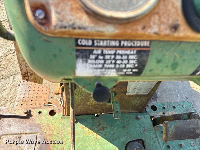 image for item NN9749 1966 Oliver 1850 tractor