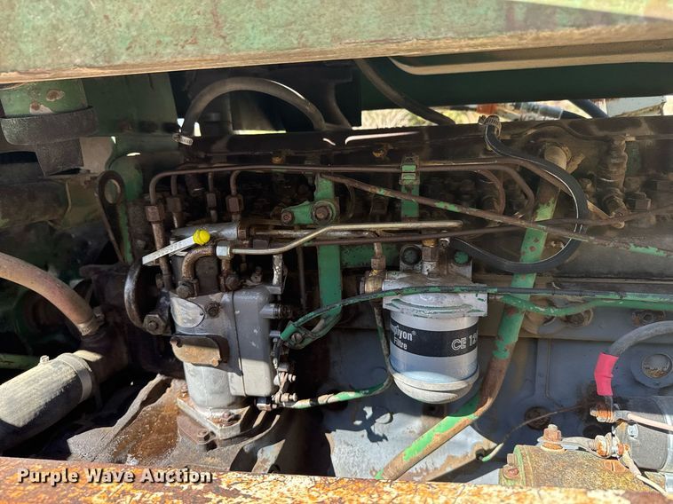 image for item NN9749 1966 Oliver 1850 tractor