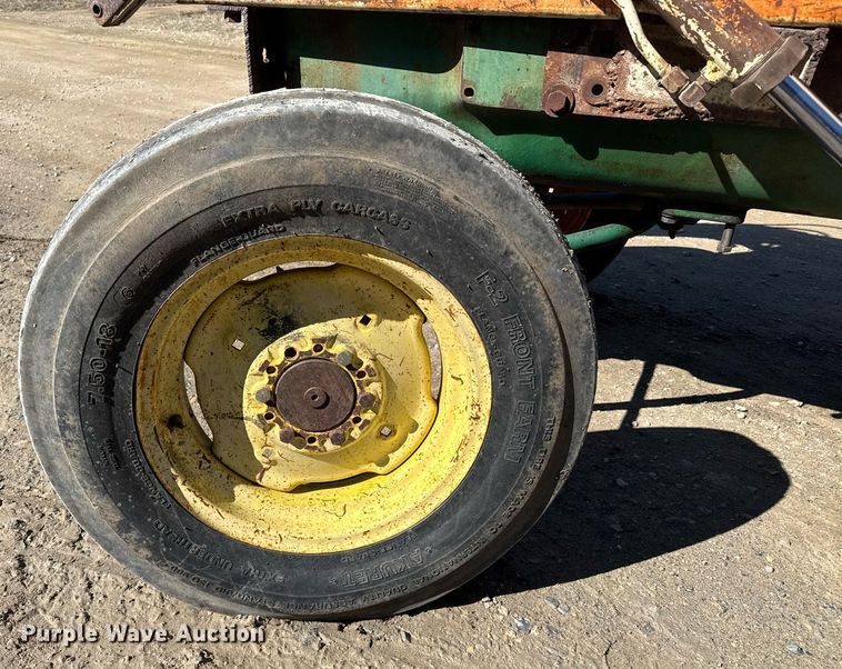 image for item NN9749 1966 Oliver 1850 tractor