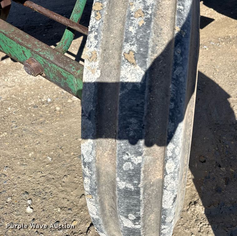 image for item NN9749 1966 Oliver 1850 tractor