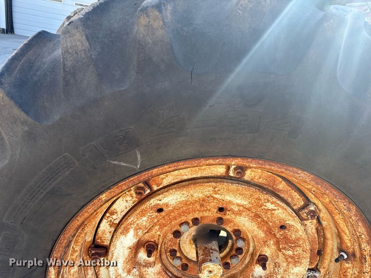 image for item NN9749 1966 Oliver 1850 tractor