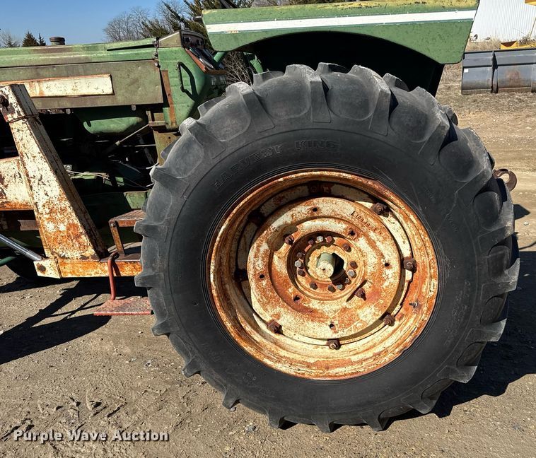 image for item NN9749 1966 Oliver 1850 tractor