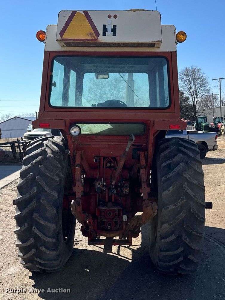 image for item NN9750 International 1466 tractor