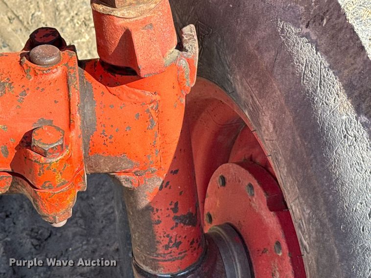 image for item NN9750 International 1466 tractor