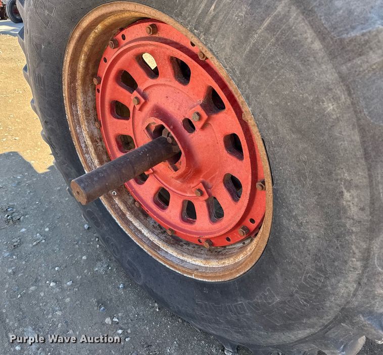 image for item NN9750 International 1466 tractor