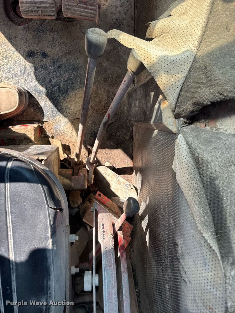 image for item NN9750 International 1466 tractor