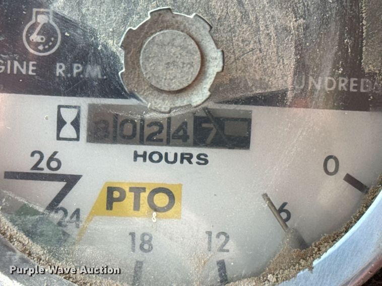 image for item NN9750 International 1466 tractor