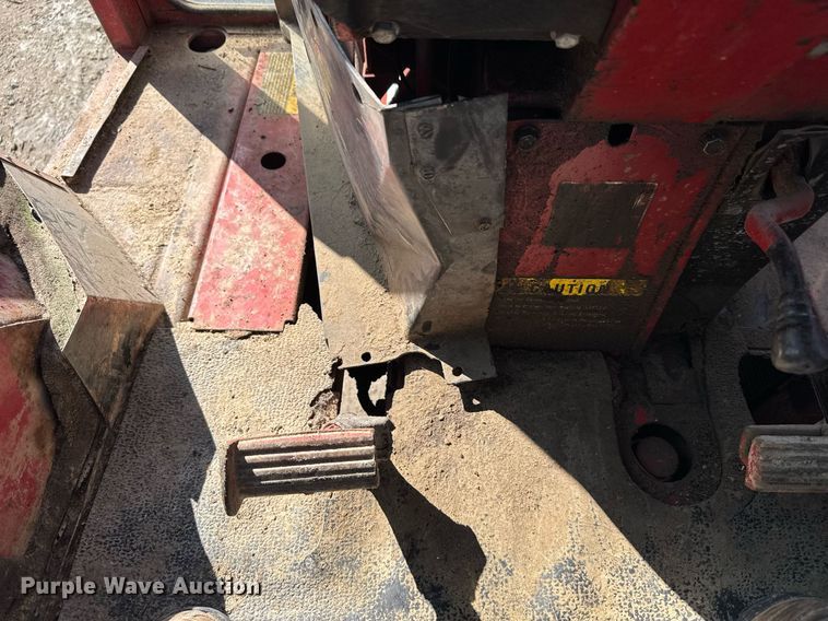 image for item NN9750 International 1466 tractor