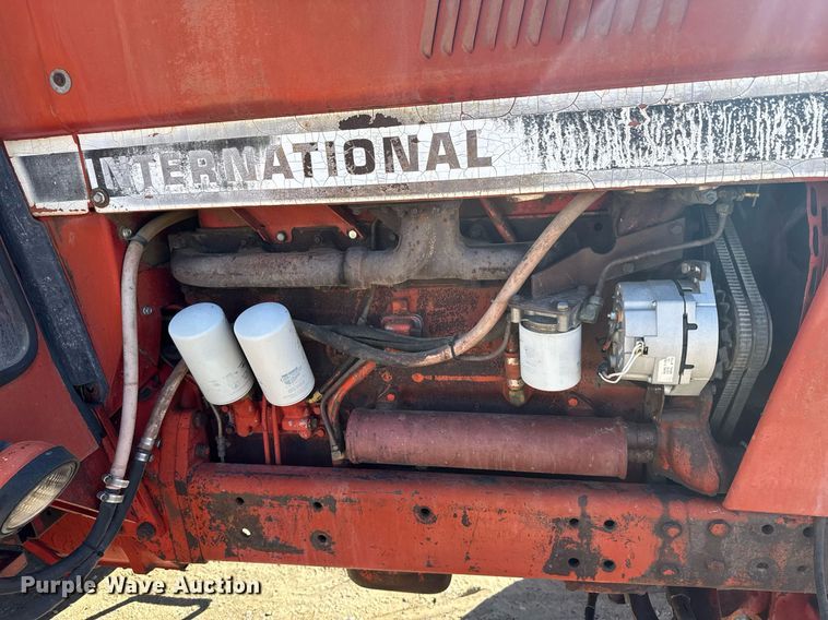 image for item NN9750 International 1466 tractor