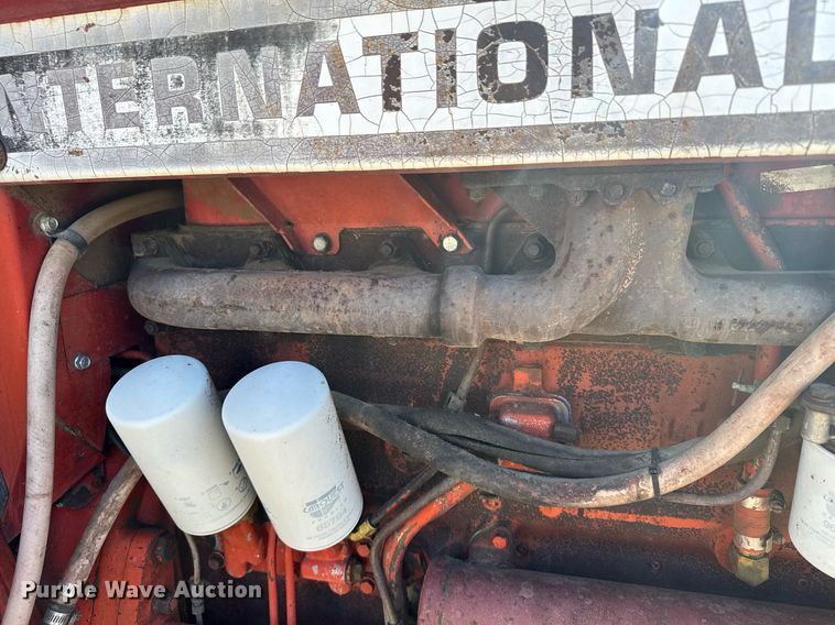 image for item NN9750 International 1466 tractor