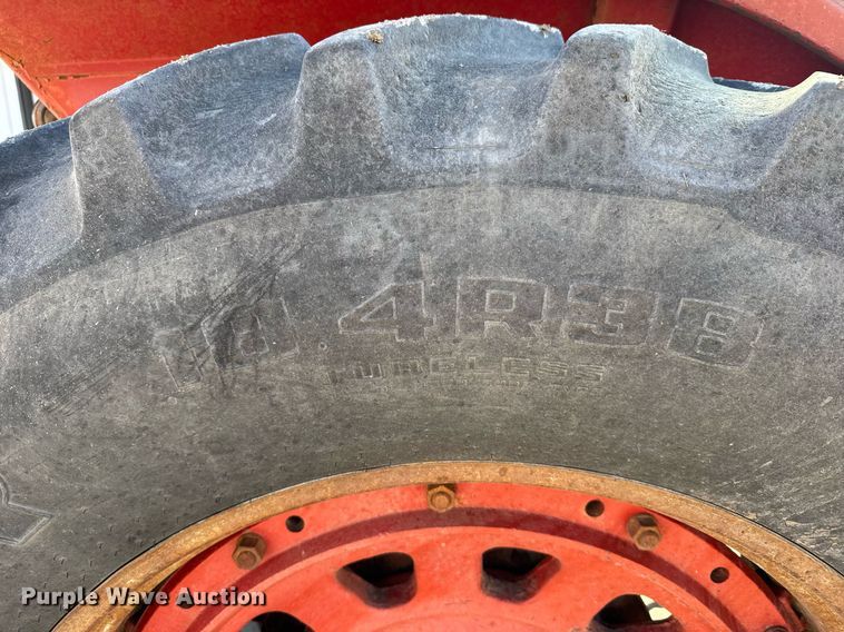 image for item NN9750 International 1466 tractor