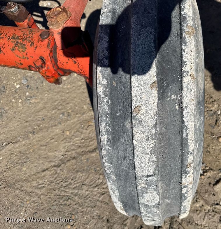 image for item NN9750 International 1466 tractor