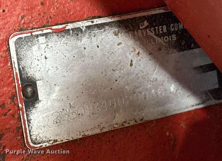 image for item NN9750 International 1466 tractor