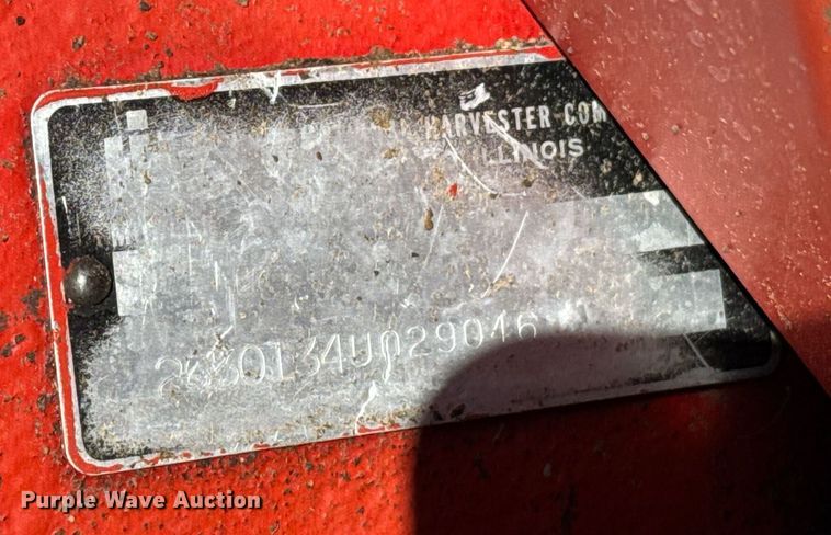 image for item NN9750 International 1466 tractor