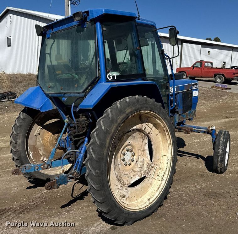 image for item NN9751 1992 Ford 5640 tractor