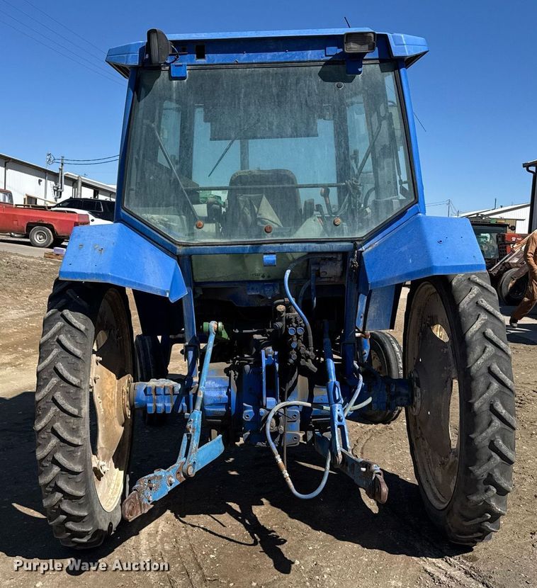 image for item NN9751 1992 Ford 5640 tractor