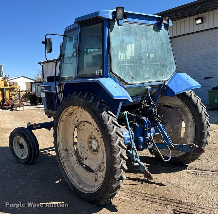 image for item NN9751 1992 Ford 5640 tractor