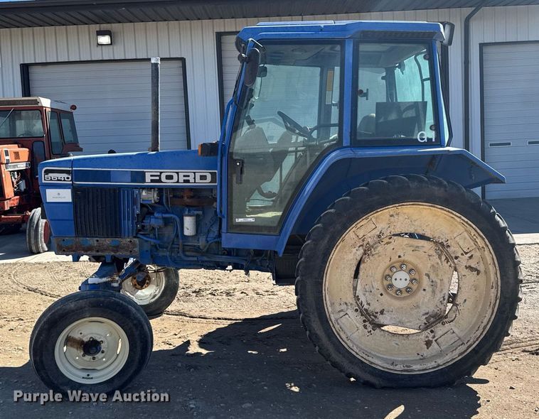 image for item NN9751 1992 Ford 5640 tractor