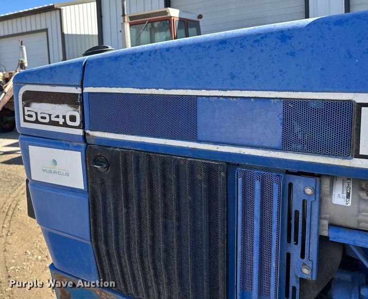 image for item NN9751 1992 Ford 5640 tractor