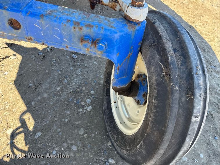 image for item NN9751 1992 Ford 5640 tractor