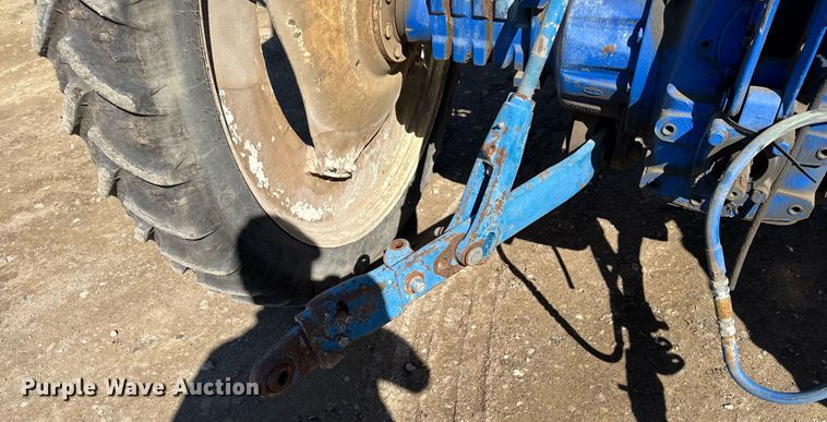 image for item NN9751 1992 Ford 5640 tractor