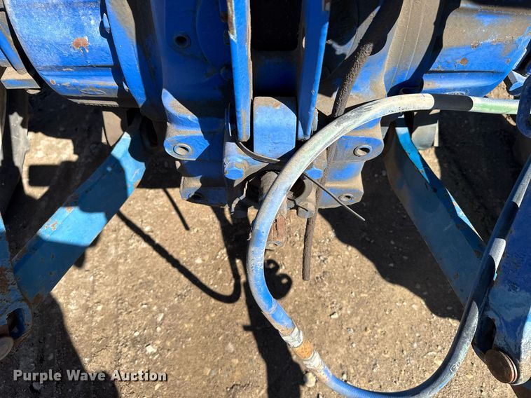 image for item NN9751 1992 Ford 5640 tractor