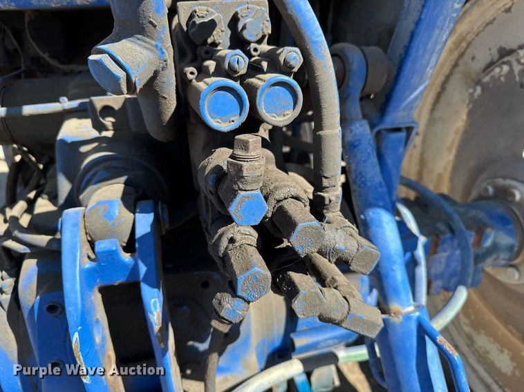 image for item NN9751 1992 Ford 5640 tractor