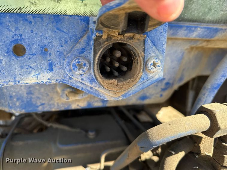 image for item NN9751 1992 Ford 5640 tractor